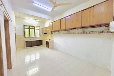 Below value full renovate Teres Sri duyong melaka