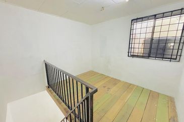 Below value full renovate Teres Sri duyong melaka