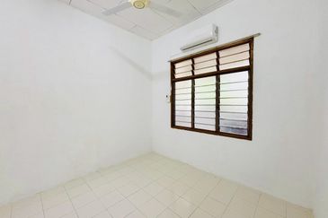 Below value full renovate Teres Sri duyong melaka