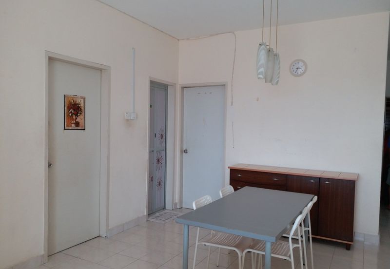 Puteri Bayu Apartment