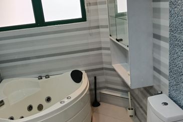 The Straits View, Bandar Baru Permas Jaya