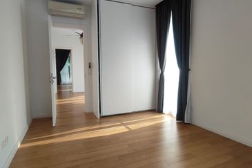 Emerald Bay @ Puteri harbour