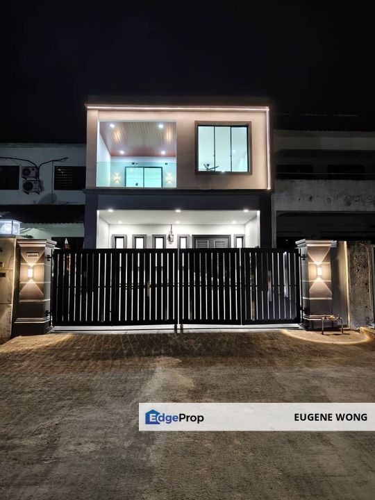 Skudai Taman Ungku Tun Aminah 2Storey Terrence House 4Rooms 3Baths Fully Renovated Unit For Sale, Johor, Skudai