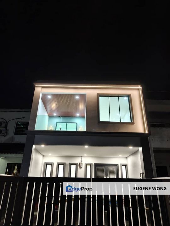 Skudai Taman Ungku Tun Aminah 2Storey Terrence House 4Rooms 3Baths Fully Renovated Unit For Sale, Johor, Skudai