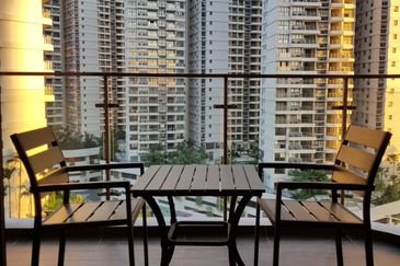 Baypoint @ Country Garden Danga Bay