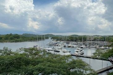 Somerset Puteri Harbour