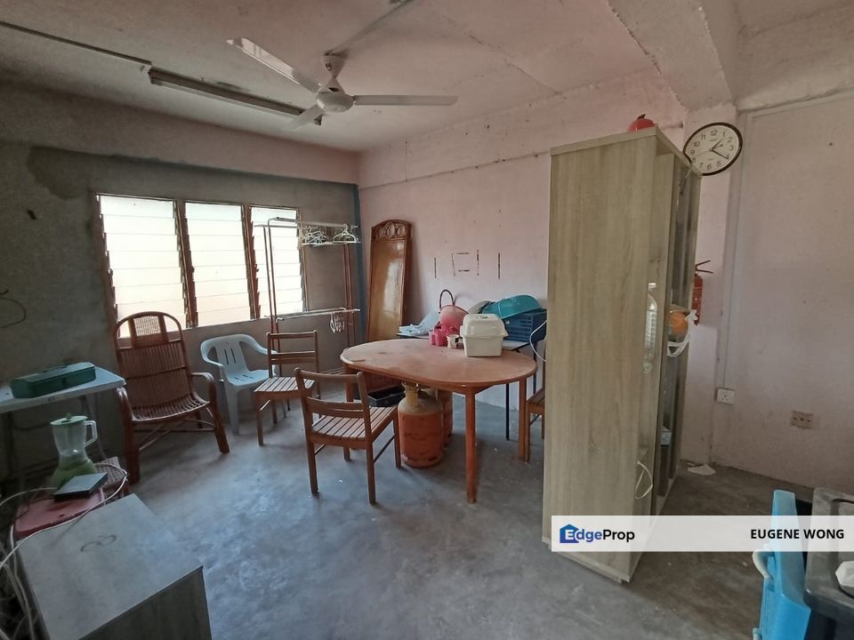 Kulai Temenggong Flat 2Rooms 2Baths Renovated Unit For Sale, Johor, Kulai