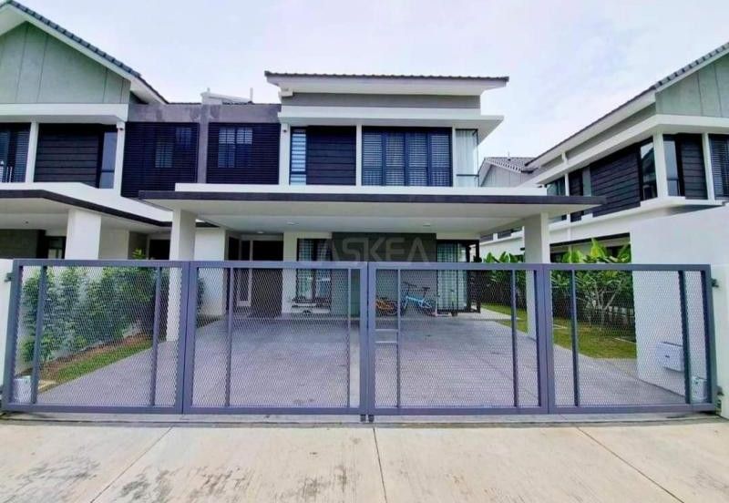 Reesia Elmina Garden