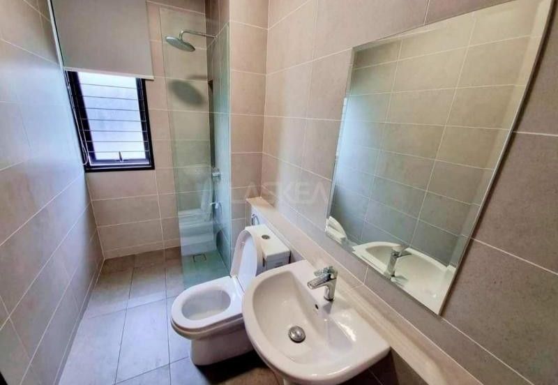 Reesia Elmina Garden