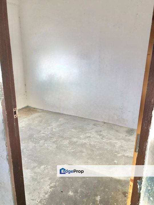 Low Cost Pangsapuri Utarid Seksyen 5 Shah Alam, Selangor, Subang