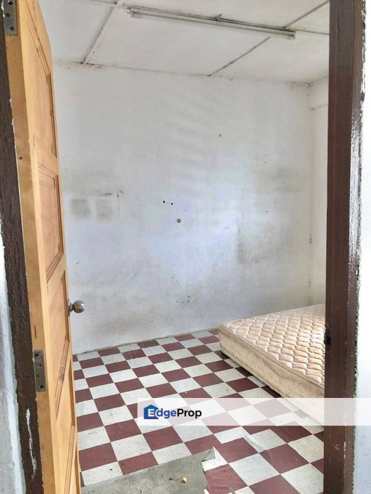 Low Cost Pangsapuri Utarid Seksyen 5 Shah Alam, Selangor, Subang