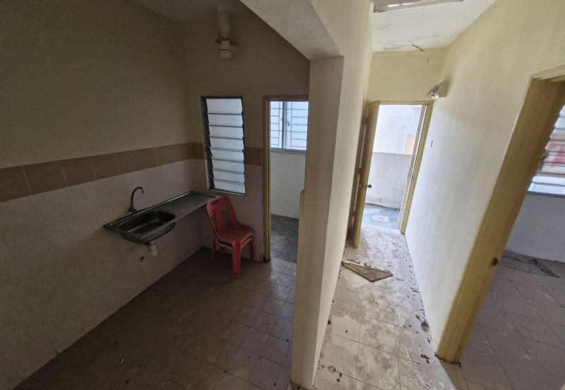 Residensi Bistaria, Ukay Bistari