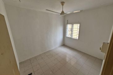 Residensi Bistaria, Ukay Bistari