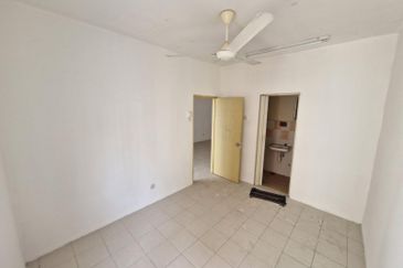 Residensi Bistaria, Ukay Bistari