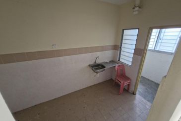 Residensi Bistaria, Ukay Bistari