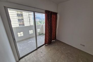 Residensi Bistaria, Ukay Bistari