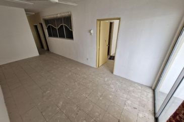 Residensi Bistaria, Ukay Bistari