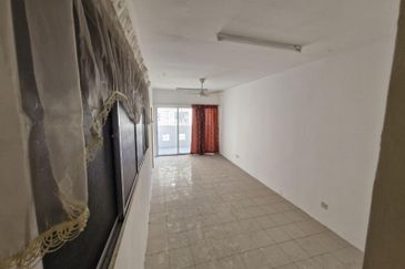 Residensi Bistaria, Ukay Bistari