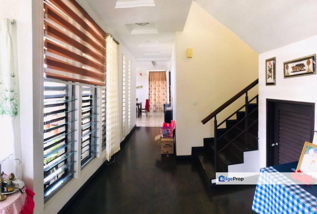 HUGE LAND Double Storey Bungalow Bandar Enstek Nilai, Negeri Sembilan, Seremban