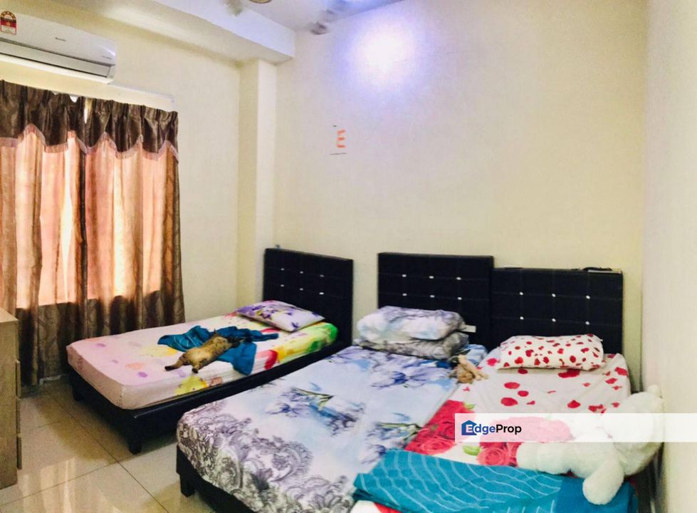 HUGE LAND Double Storey Bungalow Bandar Enstek Nilai, Negeri Sembilan, Seremban