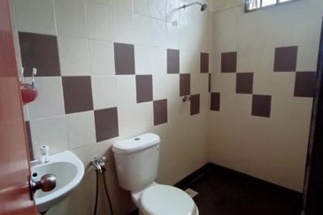 Bungalow single storey Taman Sri Impian Kluang Johor 