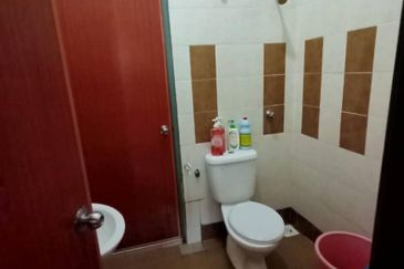 Bungalow single storey Taman Sri Impian Kluang Johor 