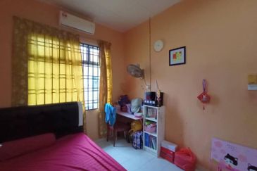 Bungalow single storey Taman Sri Impian Kluang Johor 