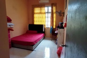 Bungalow single storey Taman Sri Impian Kluang Johor 