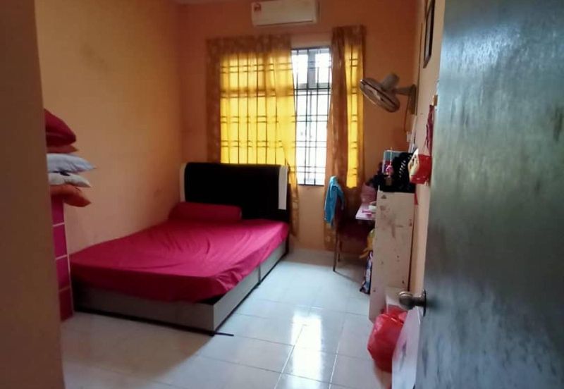 Bungalow single storey Taman Sri Impian Kluang Johor 