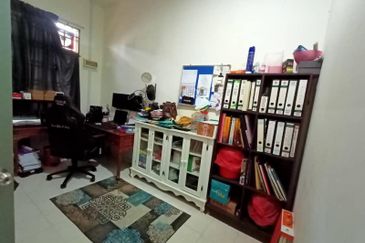 Bungalow single storey Taman Sri Impian Kluang Johor 