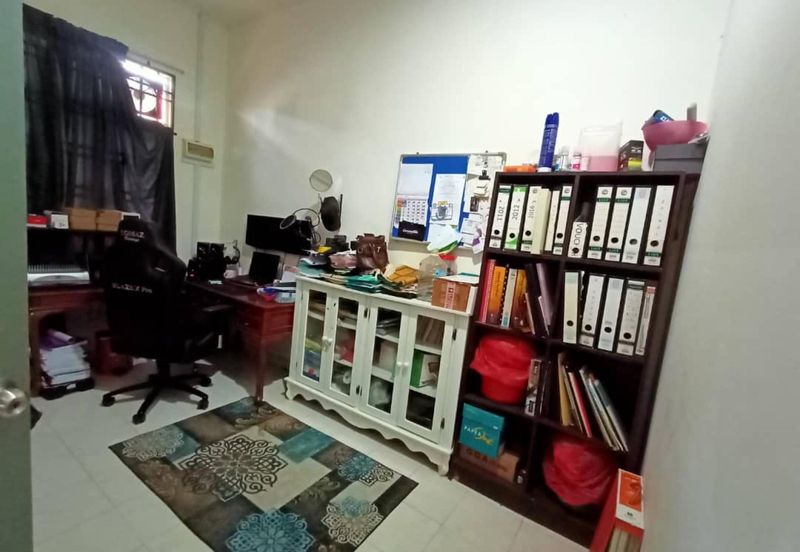 Bungalow single storey Taman Sri Impian Kluang Johor 