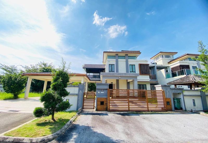 DOUBLE STOREY SEMI D CORNER IVORY PERDANA COLLEGE HEIGHTS NILAI