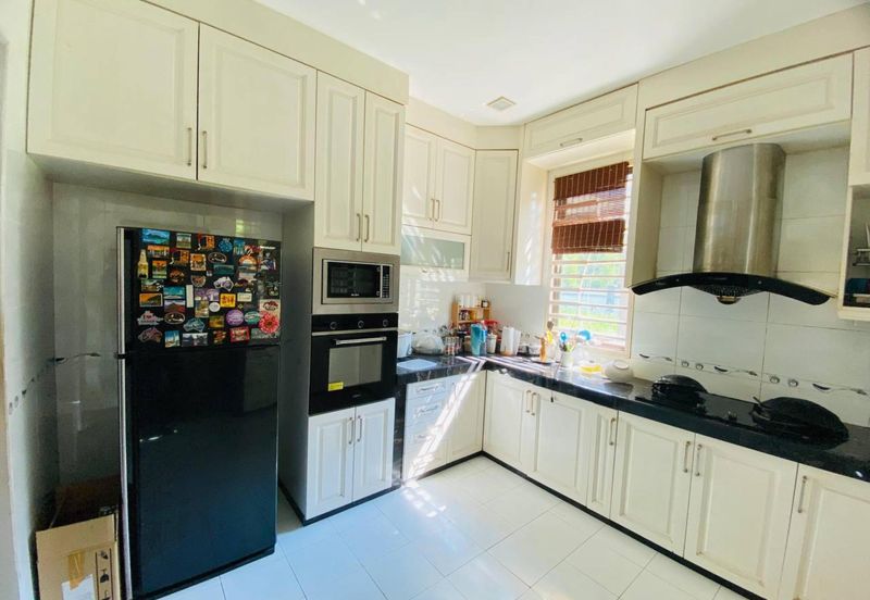 DOUBLE STOREY SEMI D CORNER IVORY PERDANA COLLEGE HEIGHTS NILAI