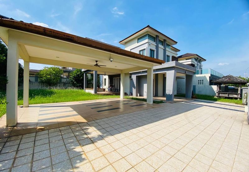 DOUBLE STOREY SEMI D CORNER IVORY PERDANA COLLEGE HEIGHTS NILAI