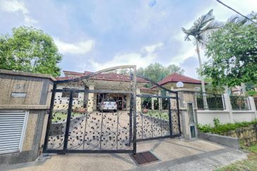  Double Storey BIG BUNGALOW Puncak Alam with GREEN & PEACEFUL ENVIRONMENT area