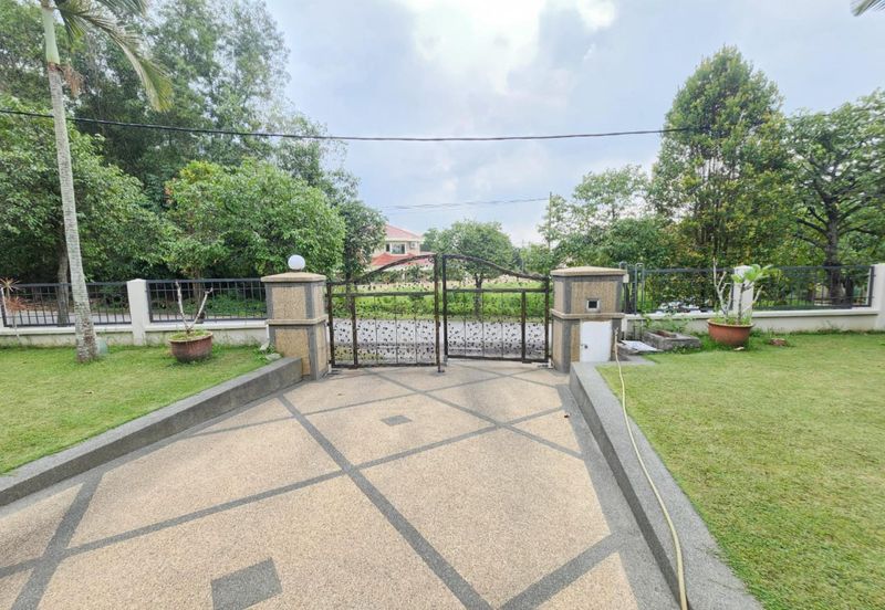  Double Storey BIG BUNGALOW Puncak Alam with GREEN & PEACEFUL ENVIRONMENT area