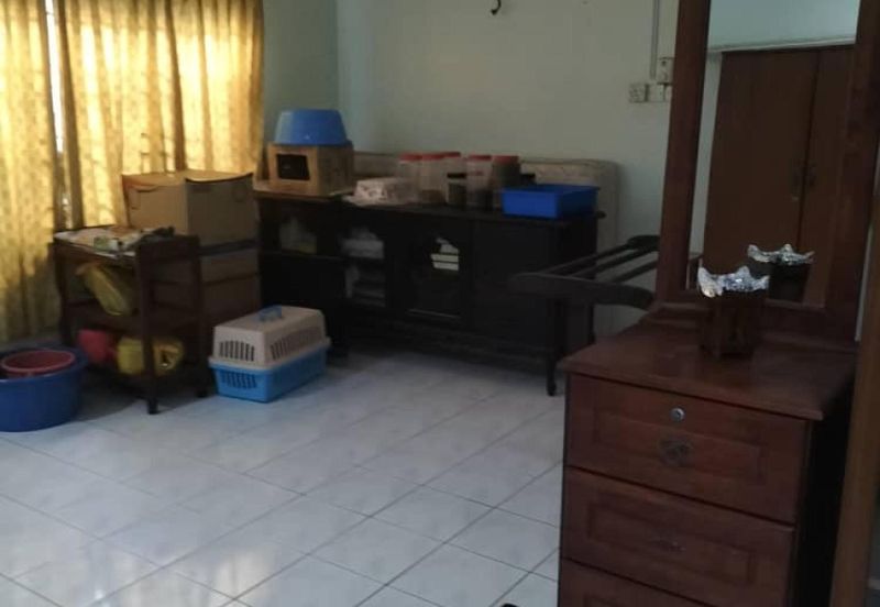 HARGA TER-MURAH, DOUBLE STOREY SEMI-D, JALAN KERUING, SHAH ALAM.
