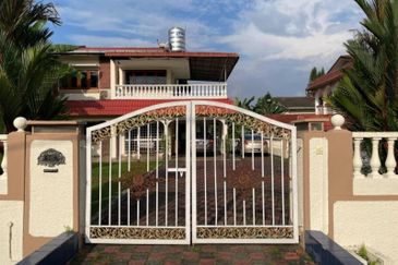 HARGA TER-MURAH, DOUBLE STOREY SEMI-D, JALAN KERUING, SHAH ALAM.