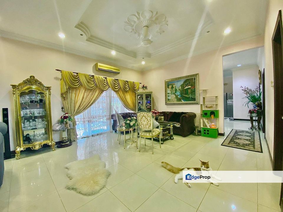 FULLY RENOVATED! 2 Storey Link Bungalow D'Villa Equestrian, Kota Damansara, Selangor, Petaling Jaya