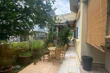 Double storey Bungalow House with furnished, Jalan Cecawi 6/14, Kota Damansara