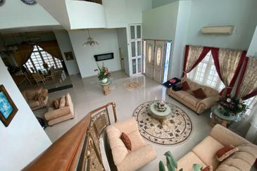 Double storey Bungalow House with furnished, Jalan Cecawi 6/14, Kota Damansara