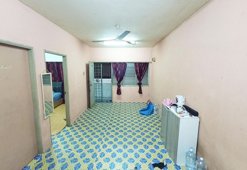 Taman Subang Perdana Flat