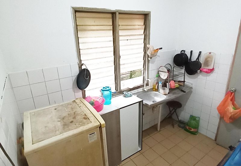 Taman Subang Perdana Flat