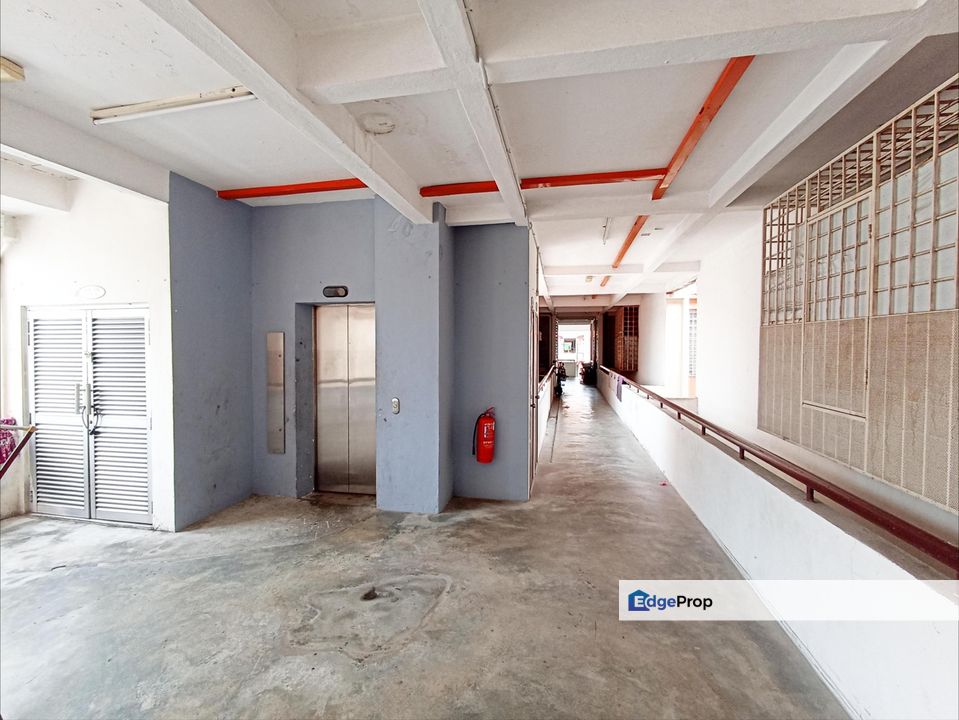 Ada Lif. Below Market Value. Subang Bestari U5 Shah Alam. Gated area., Selangor, Subang Bestari