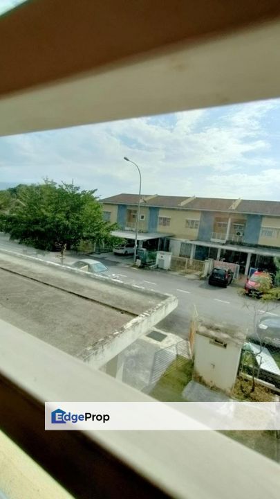 FREEHOLD Double Storey Intermediate TAMAN LESTERI Bandar Baru Enstek Nilai, Negeri Sembilan, Seremban