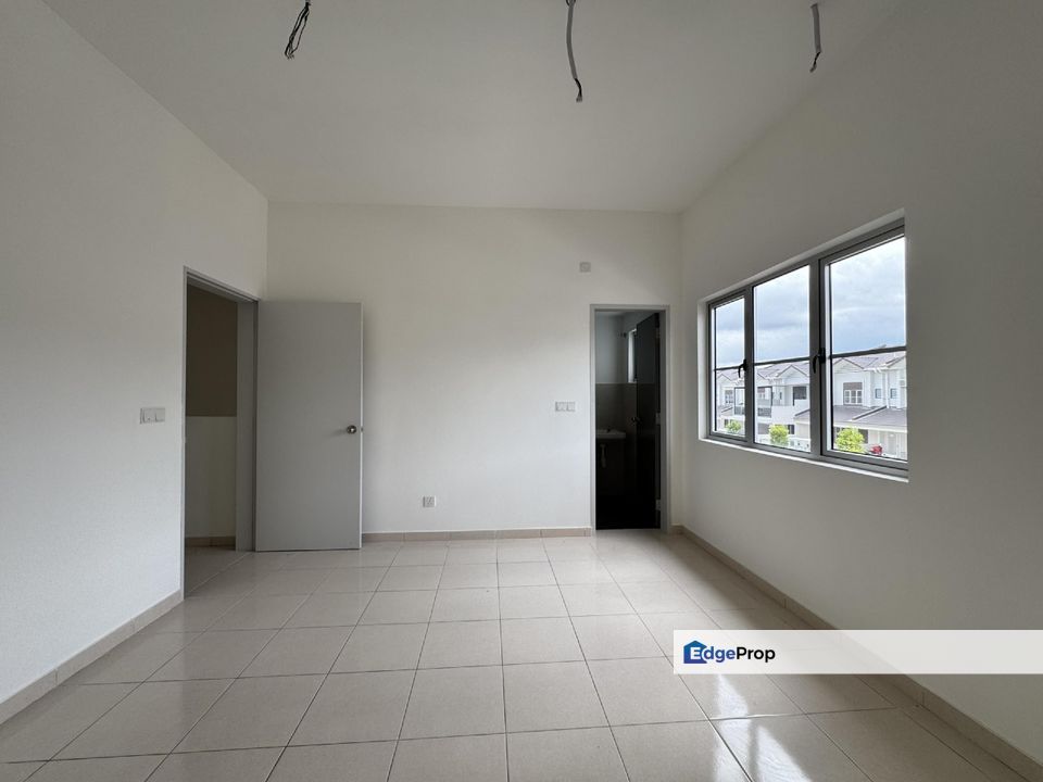 Double Storey Terrace M Senyumia Bandar Baru Salak Tinggi, Selangor, Sepang