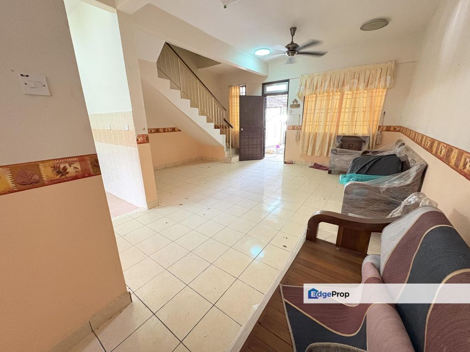 RUMAH TERES DUA TINGKAT BANDAR TASIK KESUMA, SEMENYIH, Selangor, Semenyih