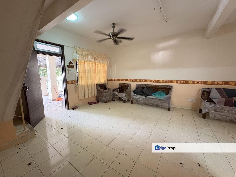 RUMAH TERES DUA TINGKAT BANDAR TASIK KESUMA, SEMENYIH, Selangor, Semenyih