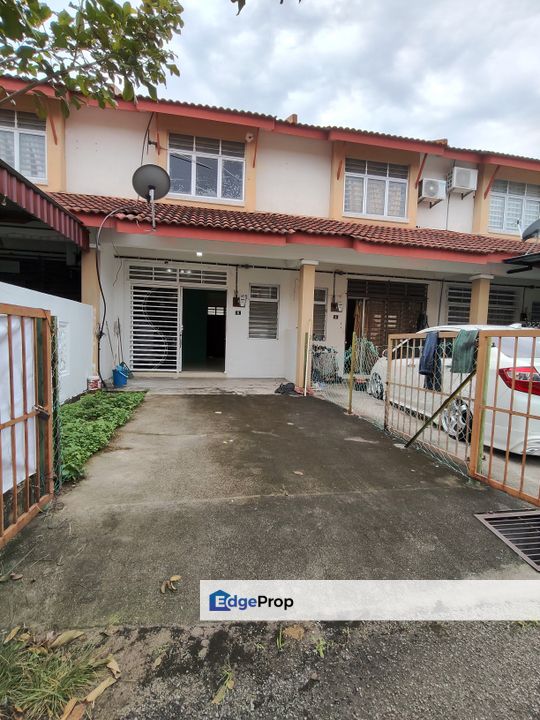 Double Storey Taman Bunga Raya Salak Tinggi , Selangor, Sepang