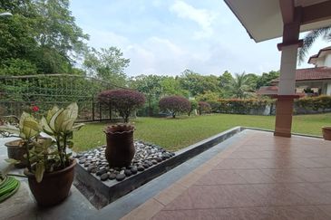 Ground Floor Intermediate Lot at 8th Avenue Business Center, PJ